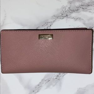 ♠️Kate spade Stacy laurel way wallet ♠️